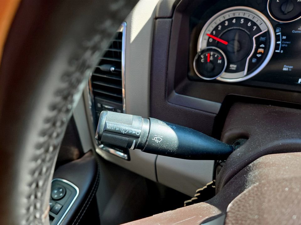 Used 2013 RAM 1500 Laramie w/ Convenience Group image 18