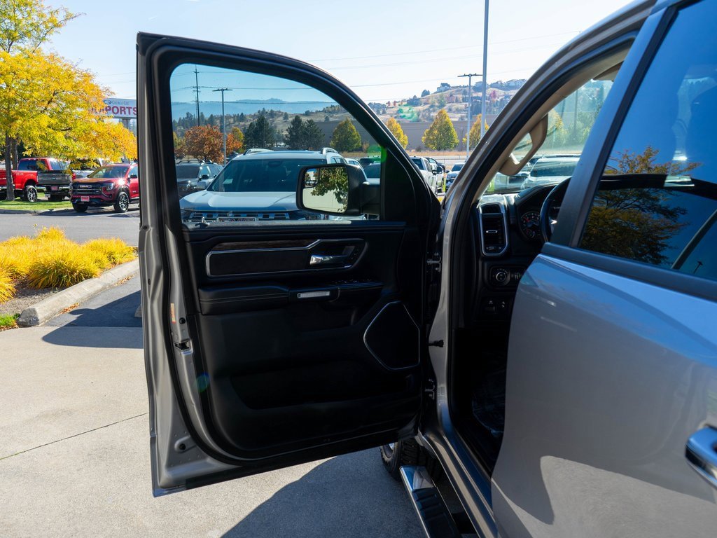 Used 2019 RAM 1500 Laramie image 17