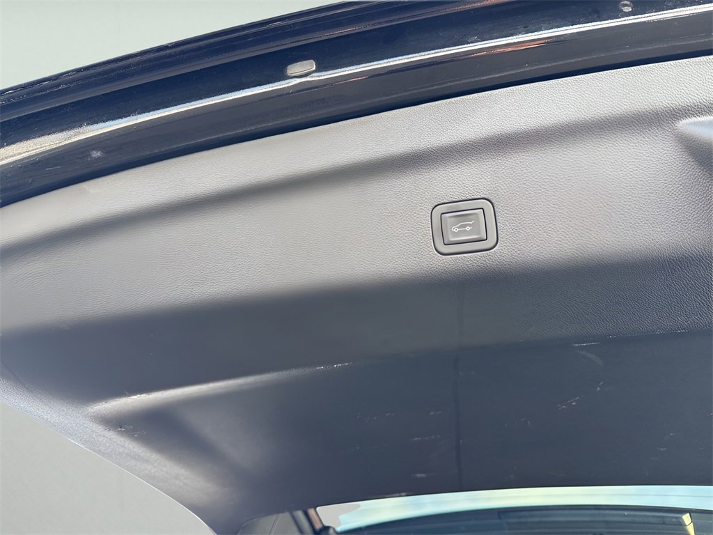 Used 2025 Chevrolet Tahoe Premier image 20