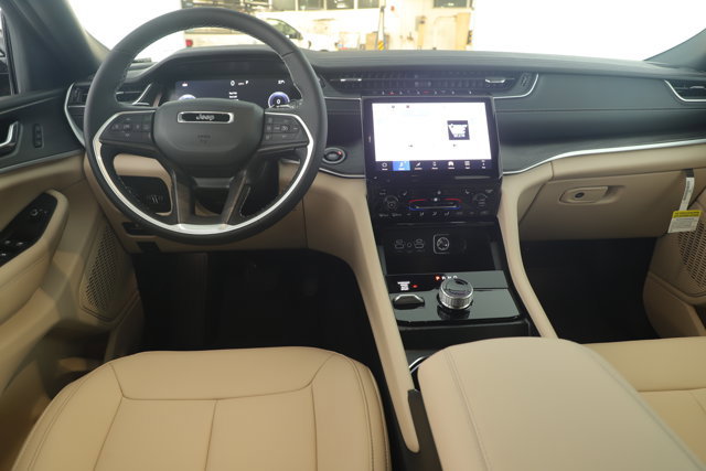 New 2025 Jeep Grand Cherokee Limited AWD/4WD image 19