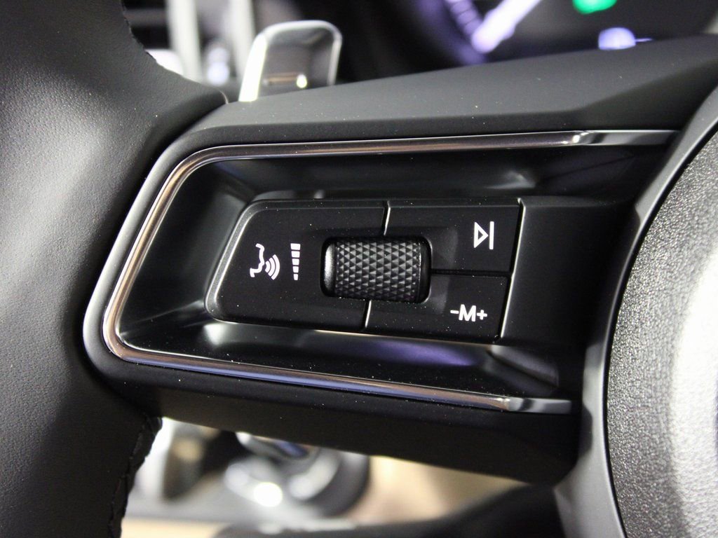 Certified 2025 Porsche Macan image 24