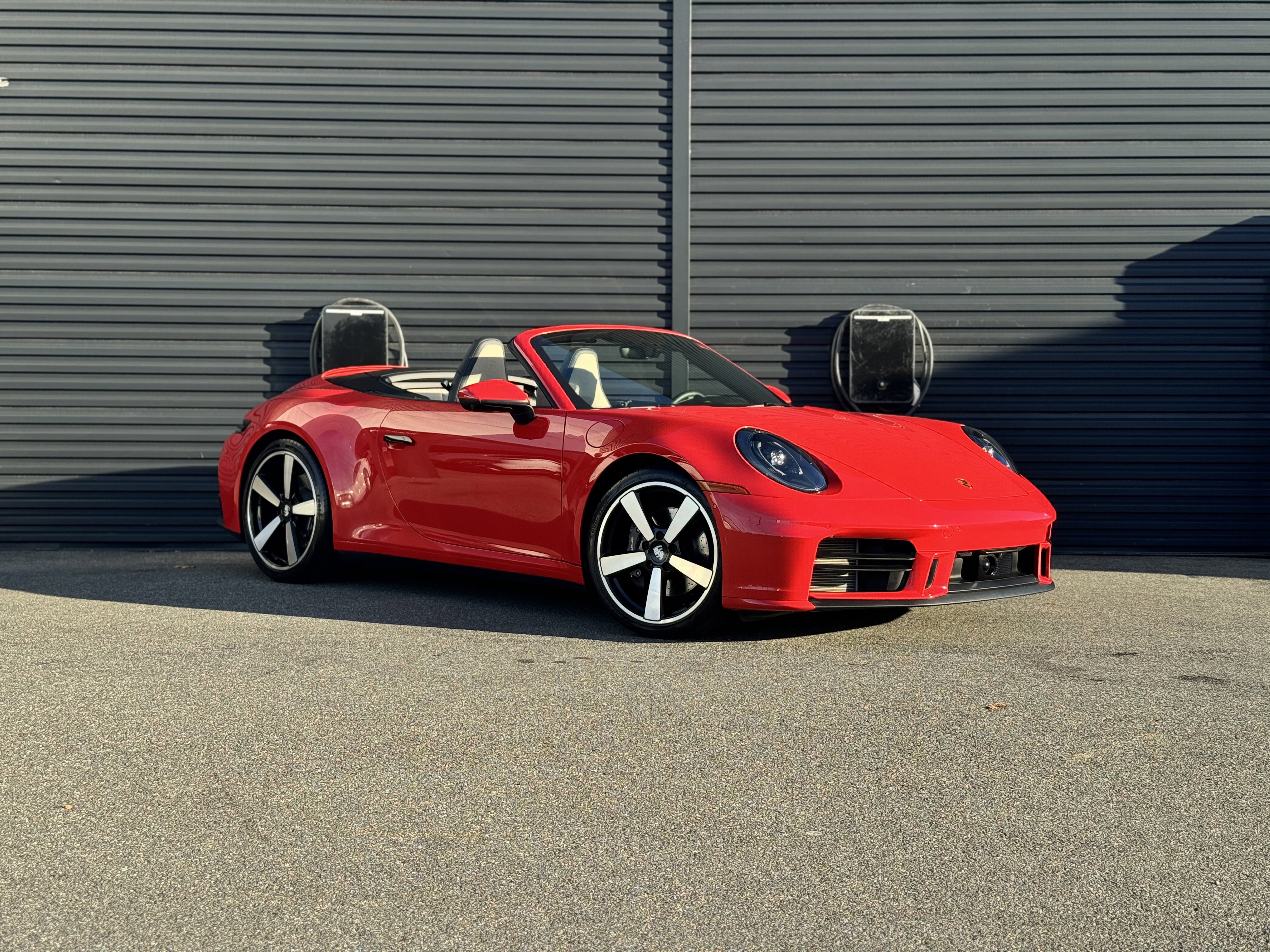 Certified 2025 Porsche 911 Carrera T RWD image 10