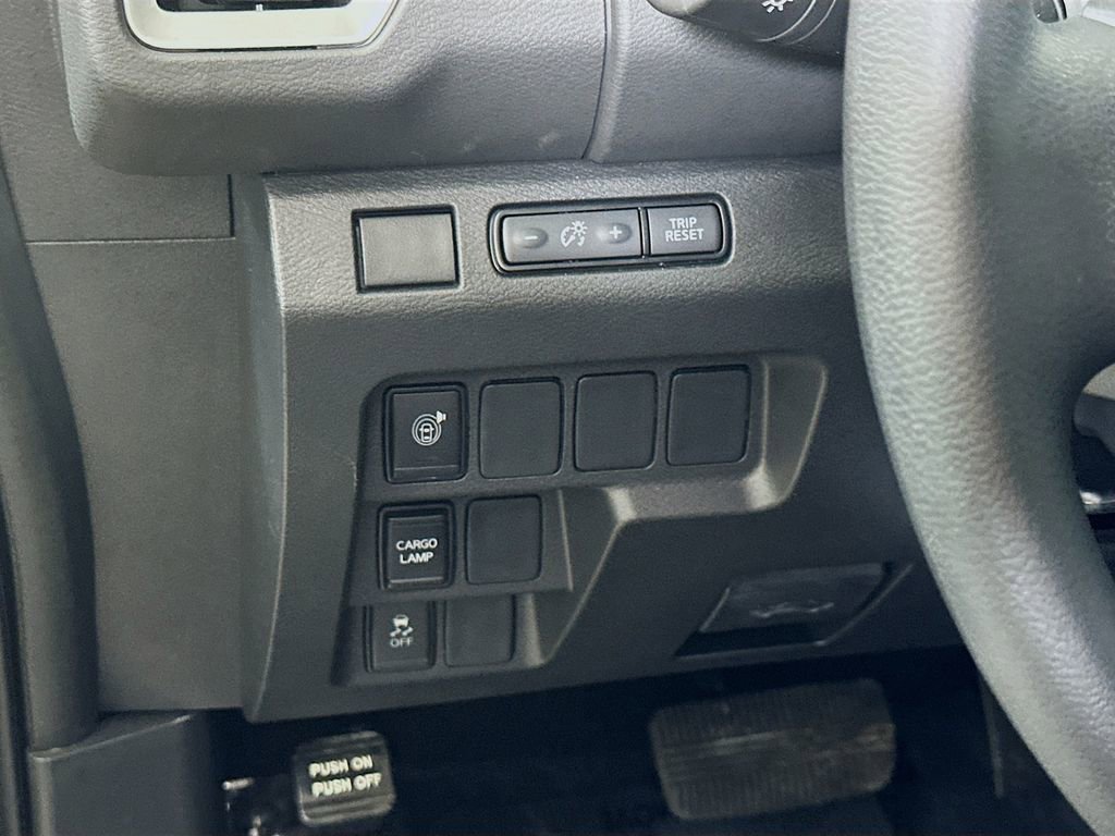 Used 2025 Nissan Frontier SV image 21