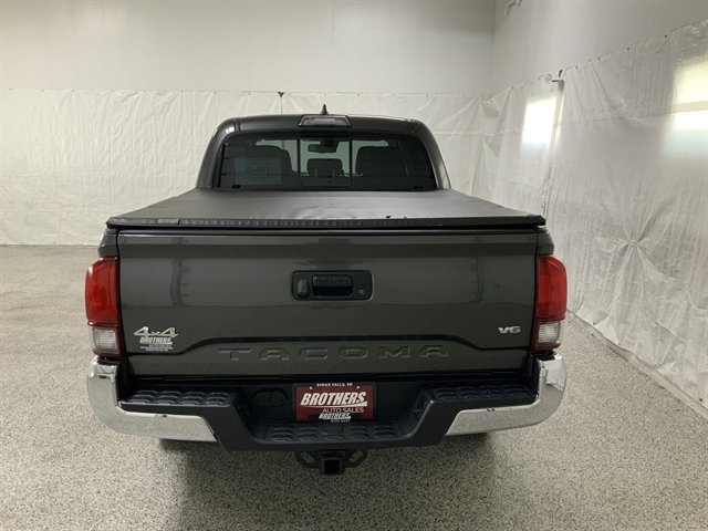 Used 2018 Toyota Tacoma SR5 AWD/4WD image 6