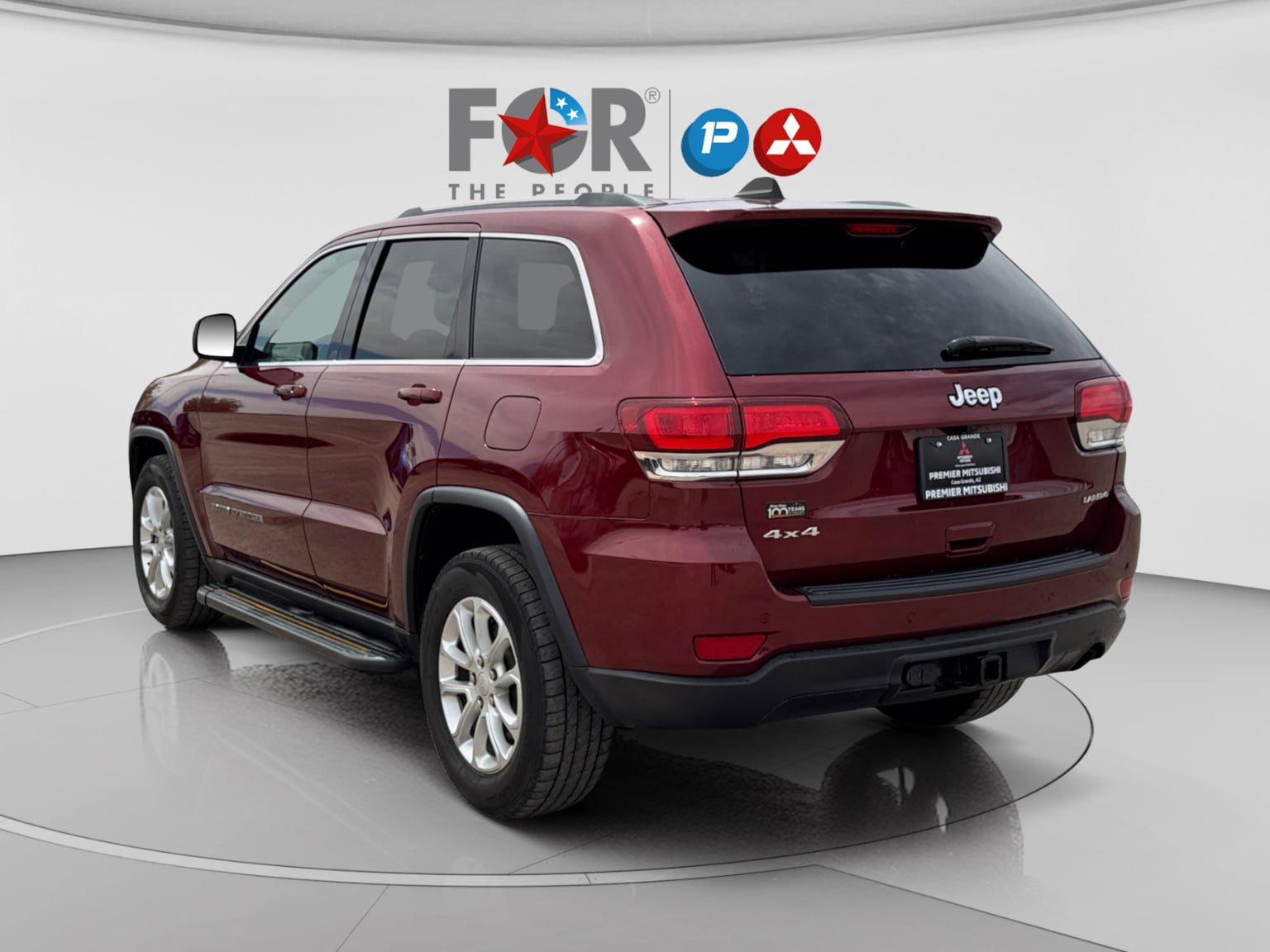 Used 2021 Jeep Grand Cherokee Laredo X AWD/4WD image 3