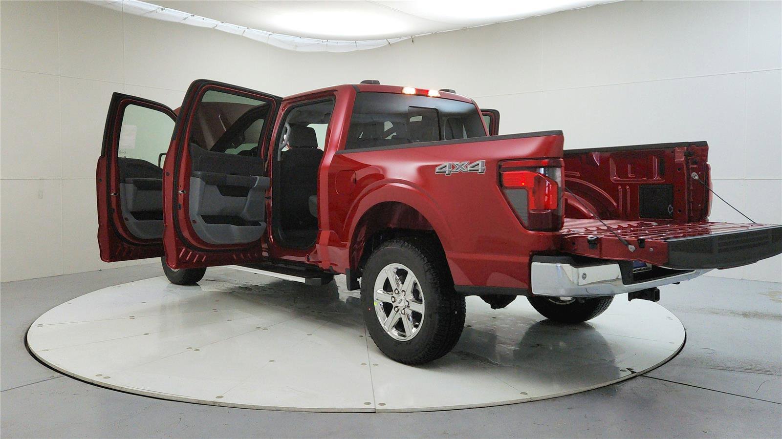 New 2025 Ford F150 XLT w/ Equipment Group 302A MID image 12