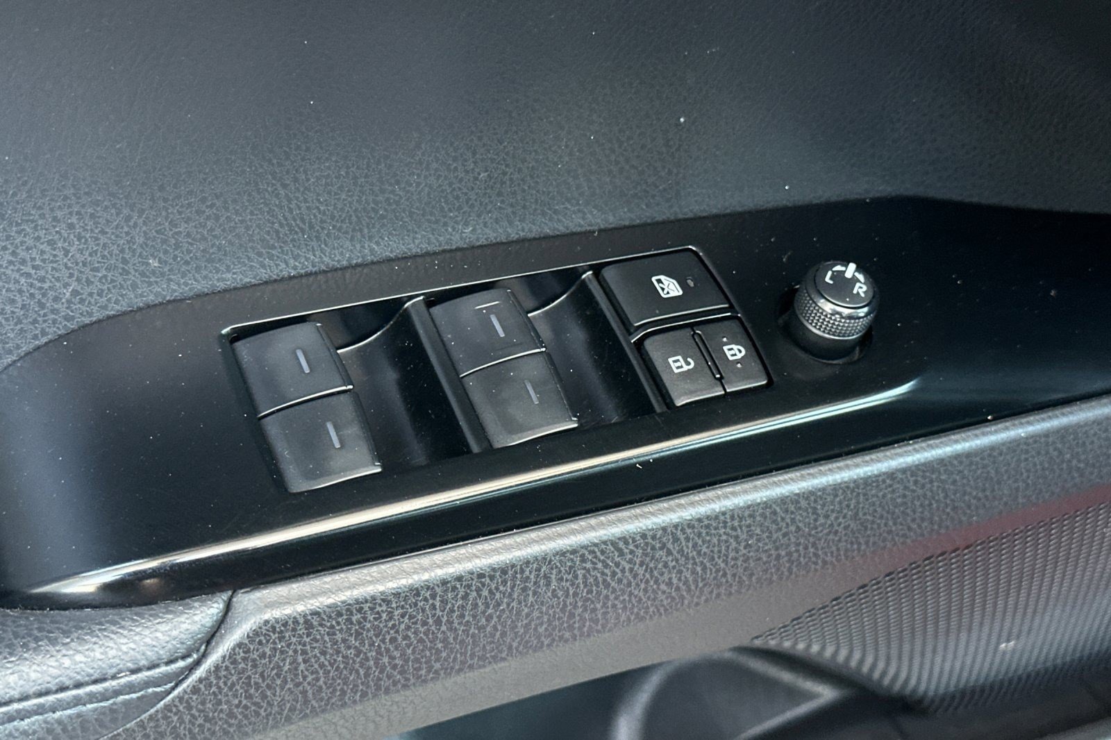 Used 2025 Toyota Camry XSE w/ Premium Plus Package FWD image 12
