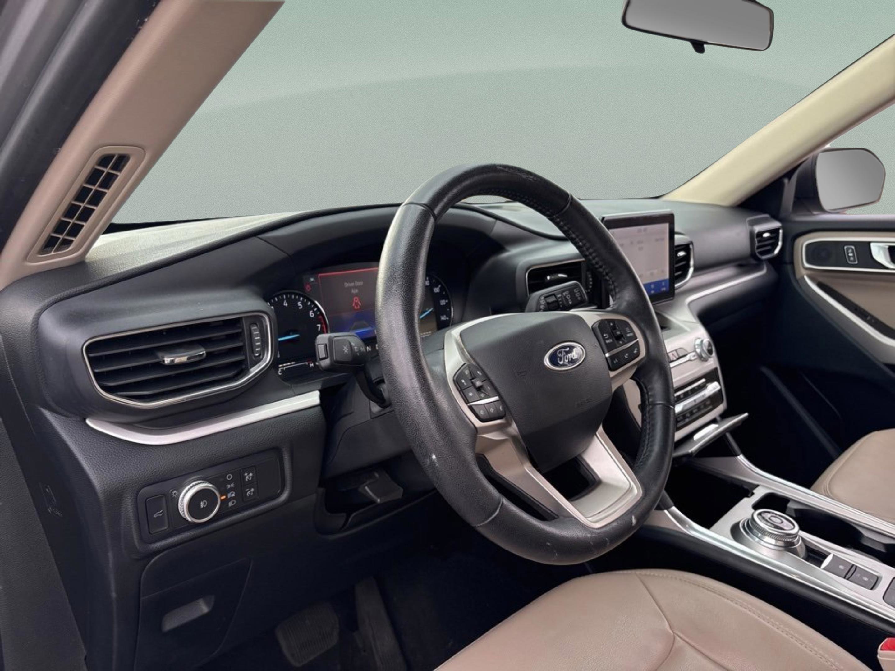 Used 2021 Ford Explorer XLT w/ Equipment Group 202A image 25