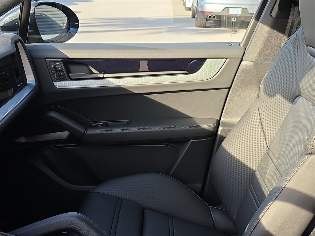 New 2026 Porsche Cayenne E-Hybrid Coupe image 23
