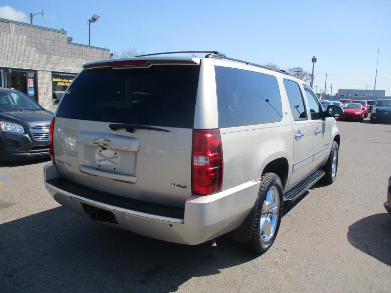 Used 2011 Chevrolet Suburban LTZ AWD/4WD image 5