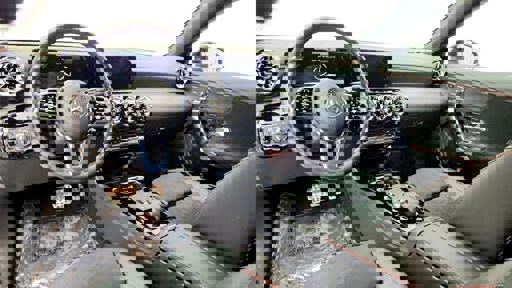 Used 2023 Mercedes-Benz CLA 250 4MATIC image 12