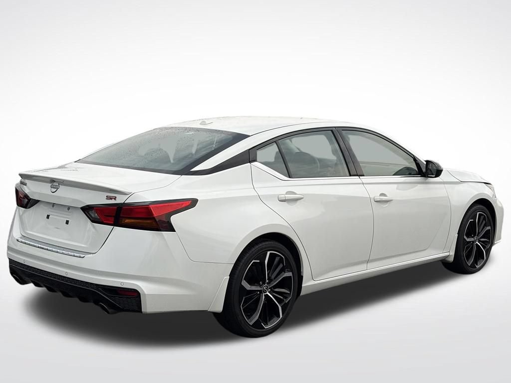 Used 2023 Nissan Altima 2.5 SR FWD image 7