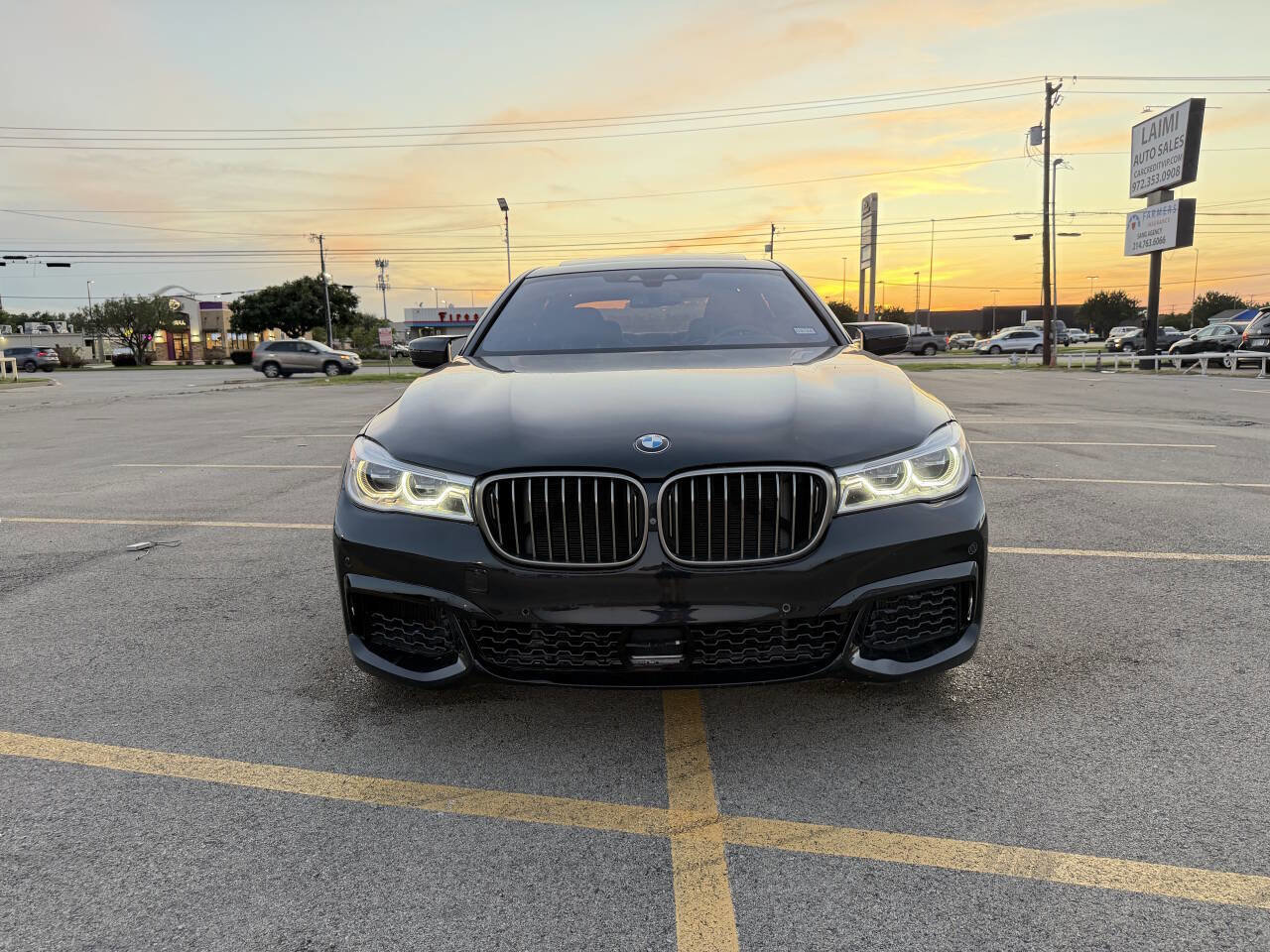 Used 2019 BMW M760i xDrive w/ Luxury Rear Seating Package AWD/4WD image 2