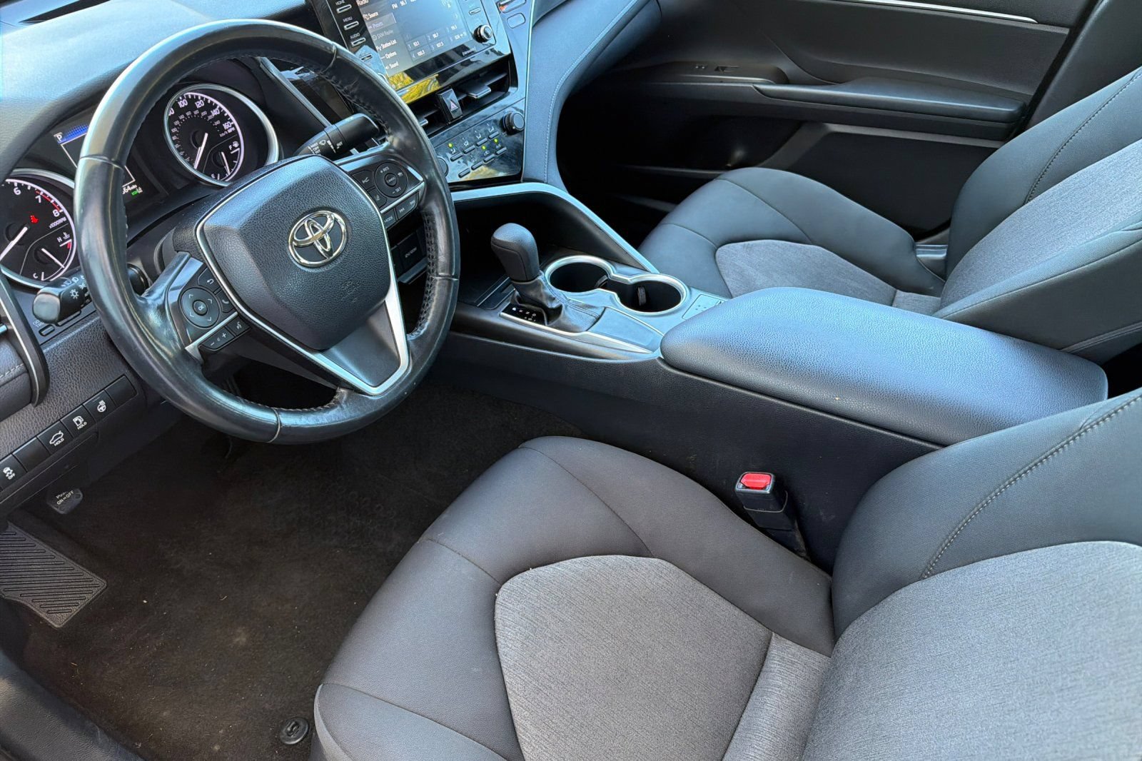 Used 2021 Toyota Camry LE w/ Cold Weather Package FWD image 10