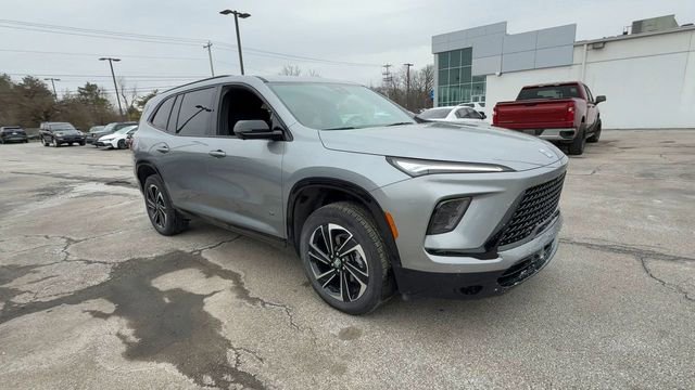 Used 2025 Buick Enclave Sport Touring image 2