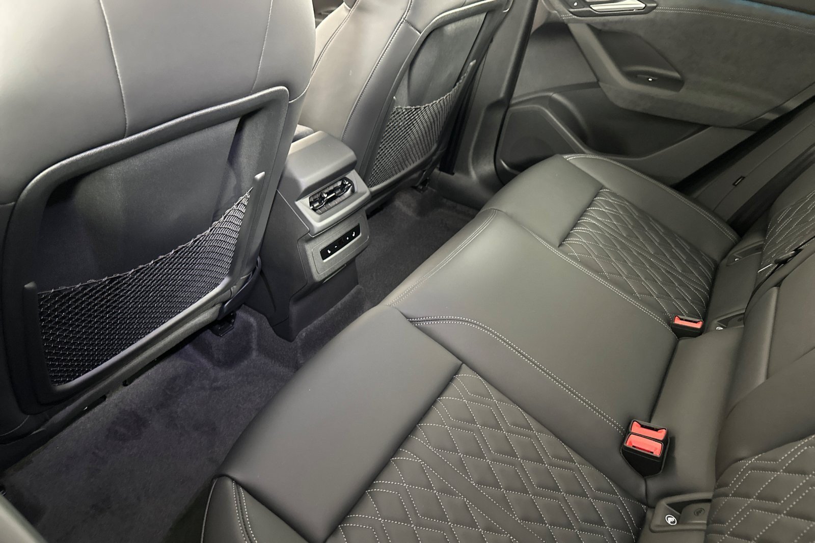 New 2025 Audi SQ6 e-tron Premium Plus AWD/4WD image 11