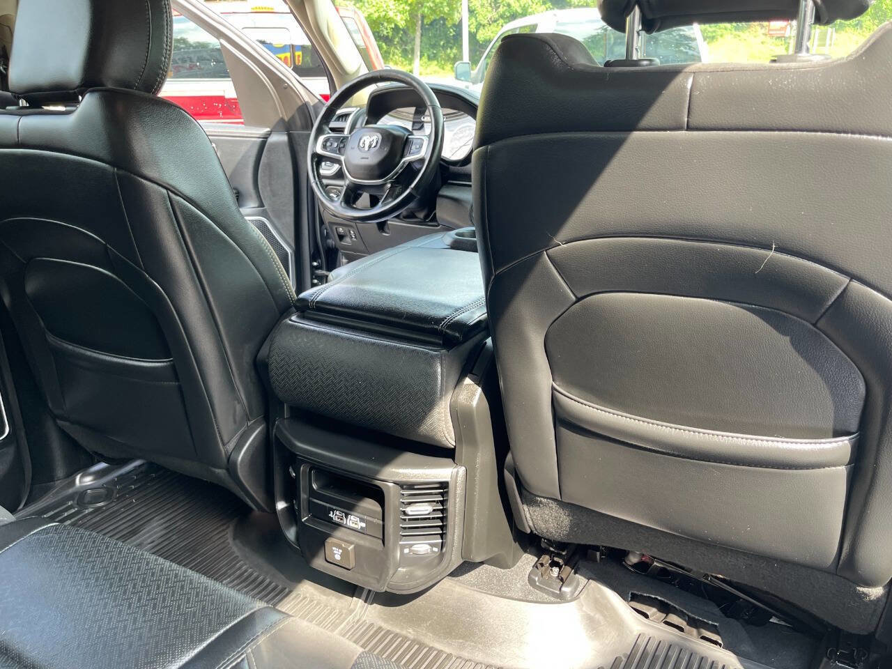 Used 2019 RAM 1500 Laramie image 35