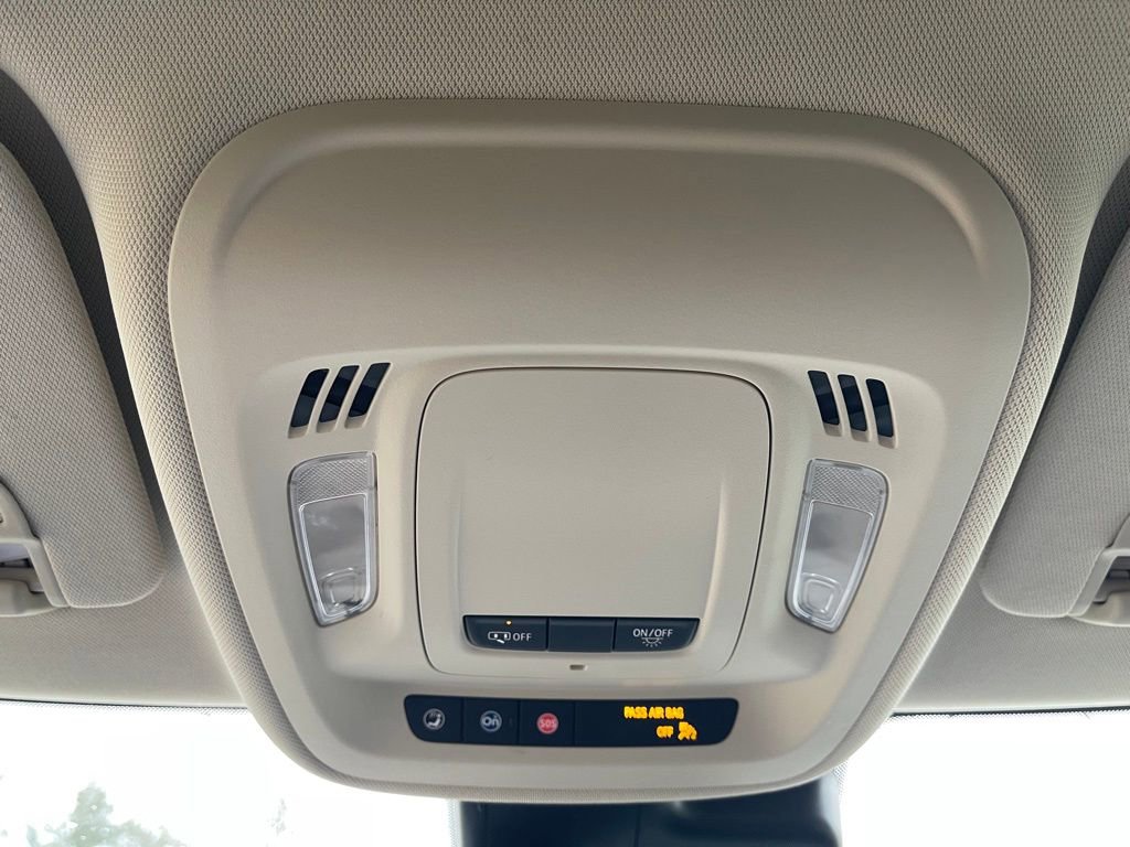 Used 2021 Buick Envision Preferred image 25