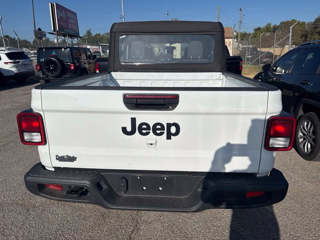 Used 2025 Jeep Gladiator Sport AWD/4WD image 5