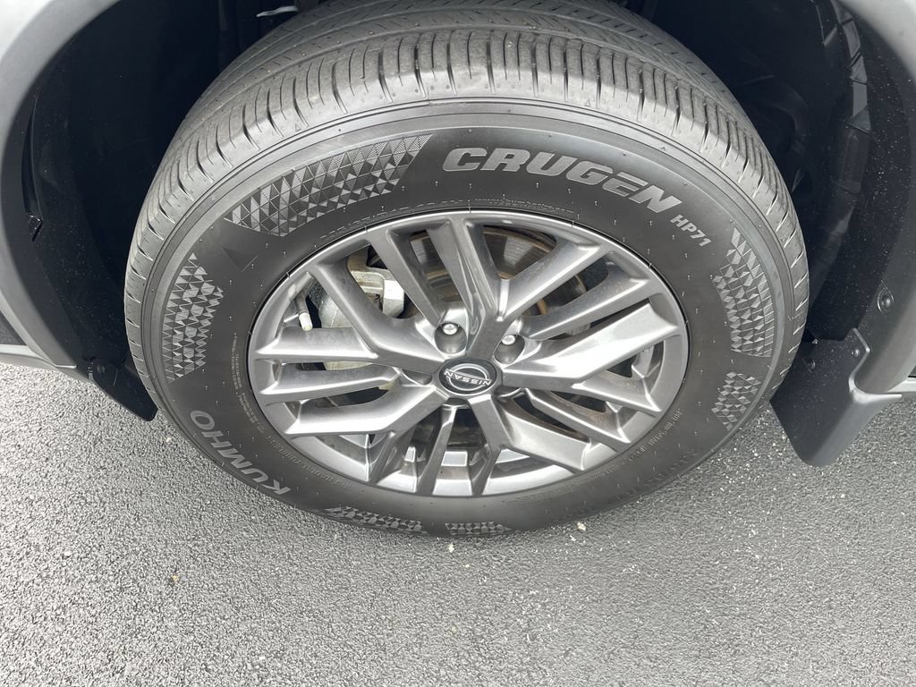 Used 2024 Nissan Rogue S AWD/4WD image 14