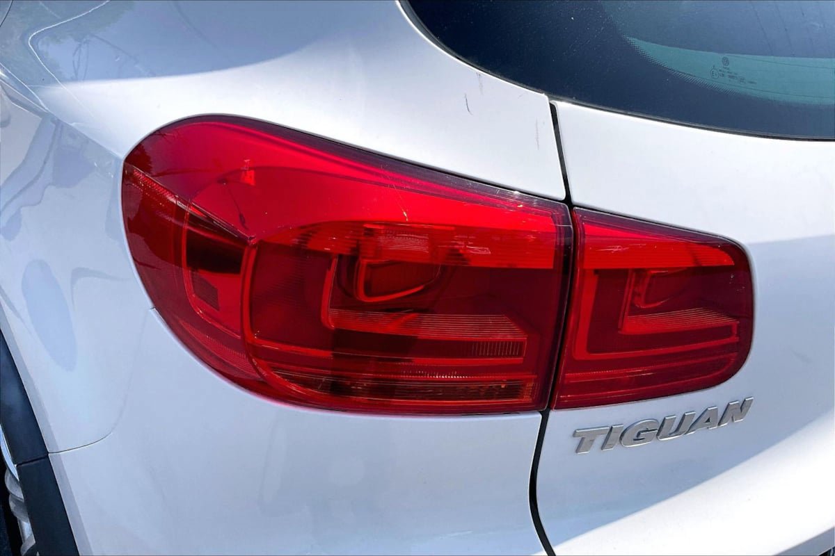 Used 2013 Volkswagen Tiguan SE FWD image 30