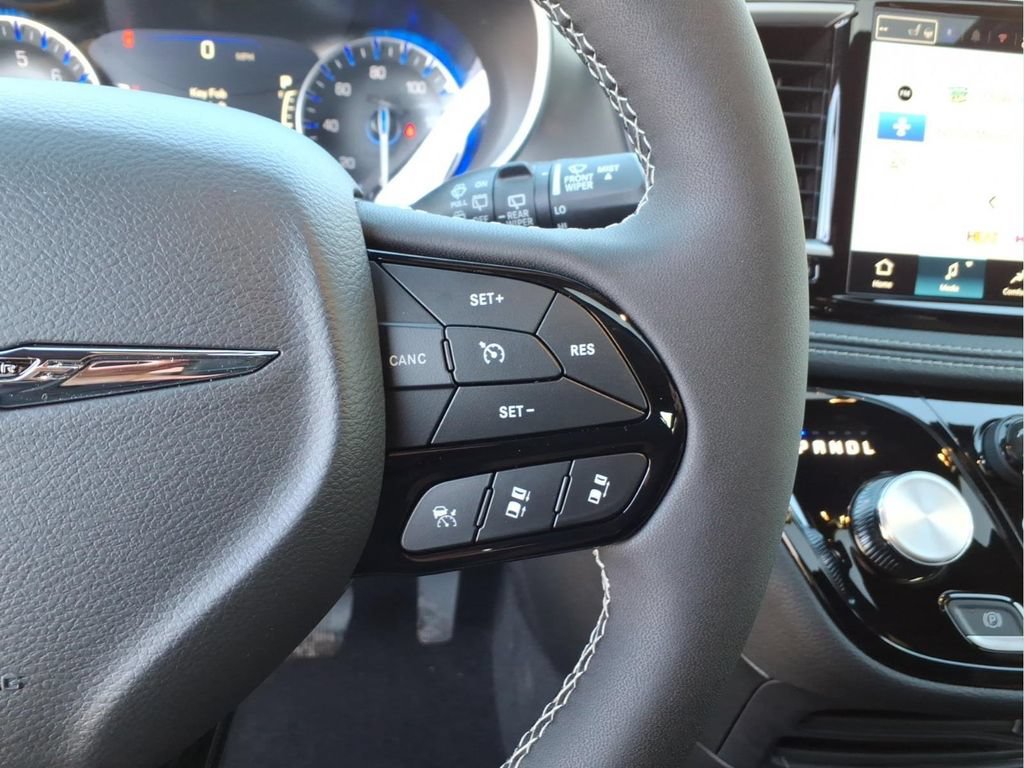 New 2026 Chrysler Pacifica Select w/ S Appearance Package AWD/4WD image 21