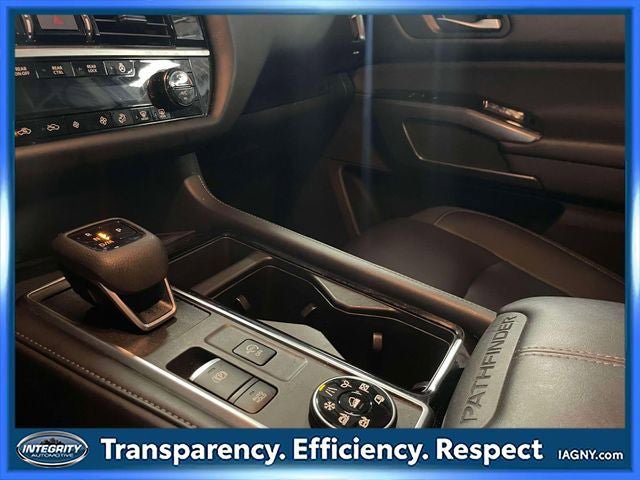 Used 2025 Nissan Pathfinder SL image 31