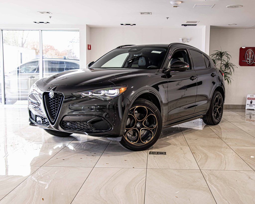 New 2025 Alfa Romeo Stelvio Sprint