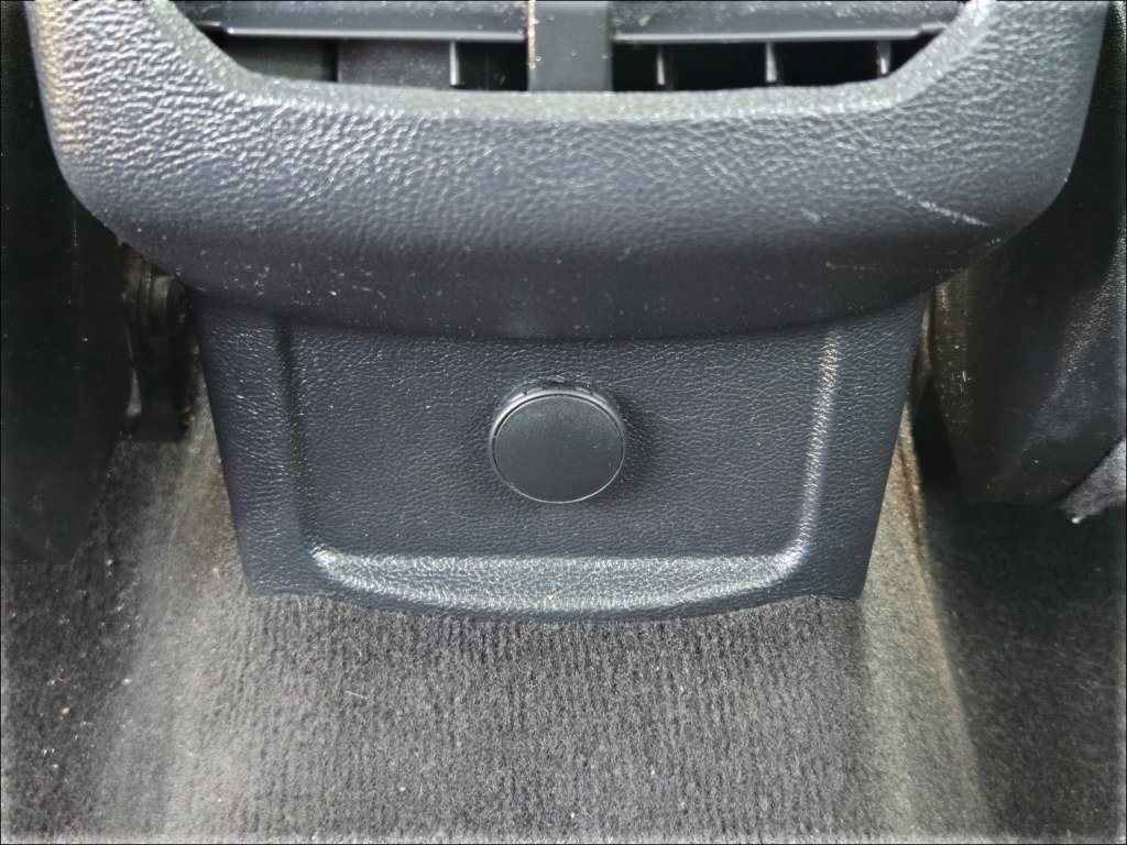 Used 2020 Ford Fusion SE image 13