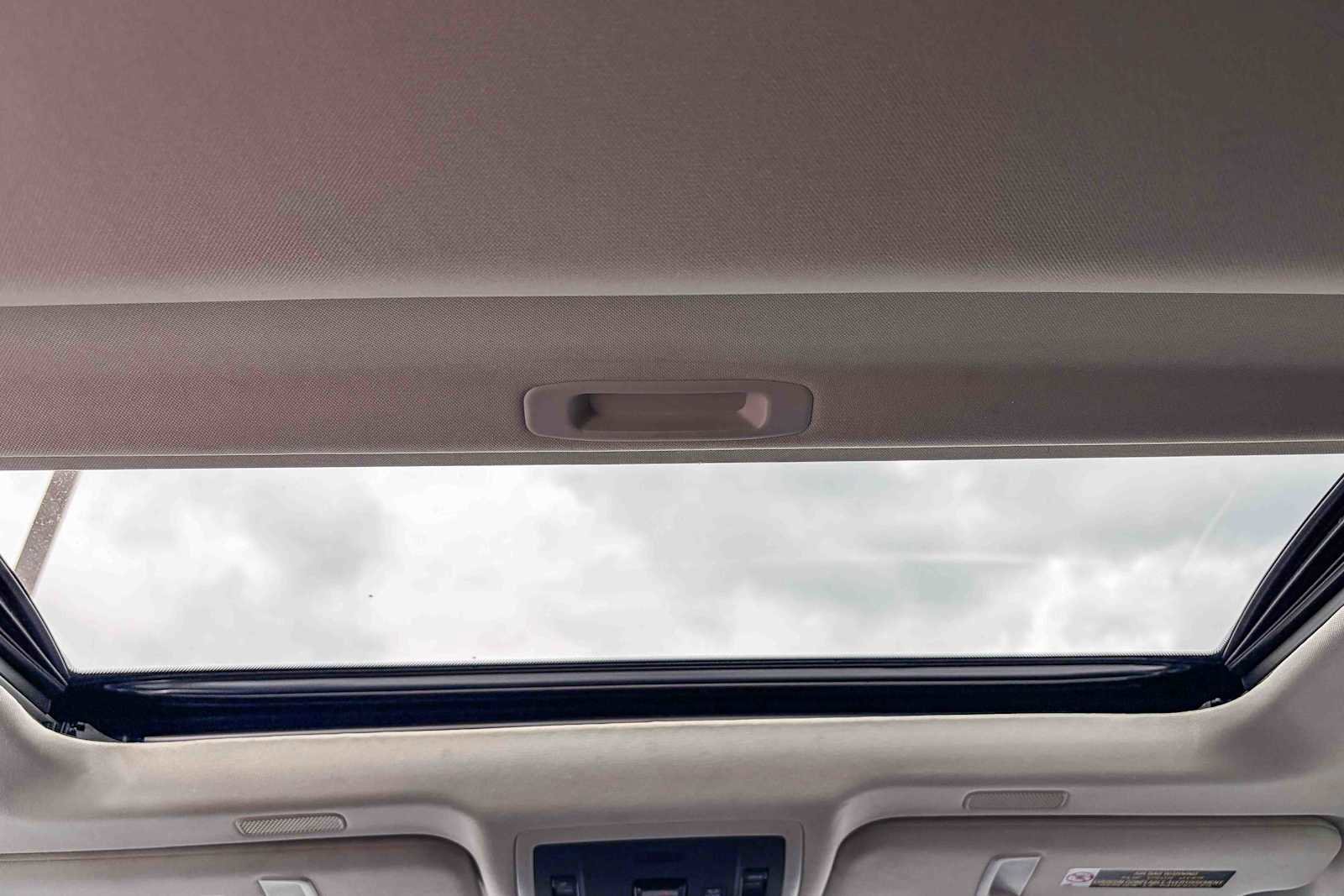 Used 2021 Lexus ES 300h w/ Accessory Package image 15