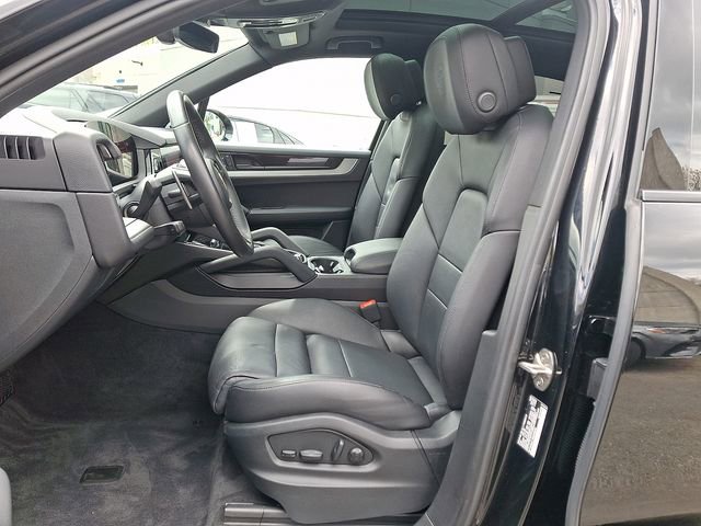 Used 2024 Porsche Cayenne AWD/4WD image 14