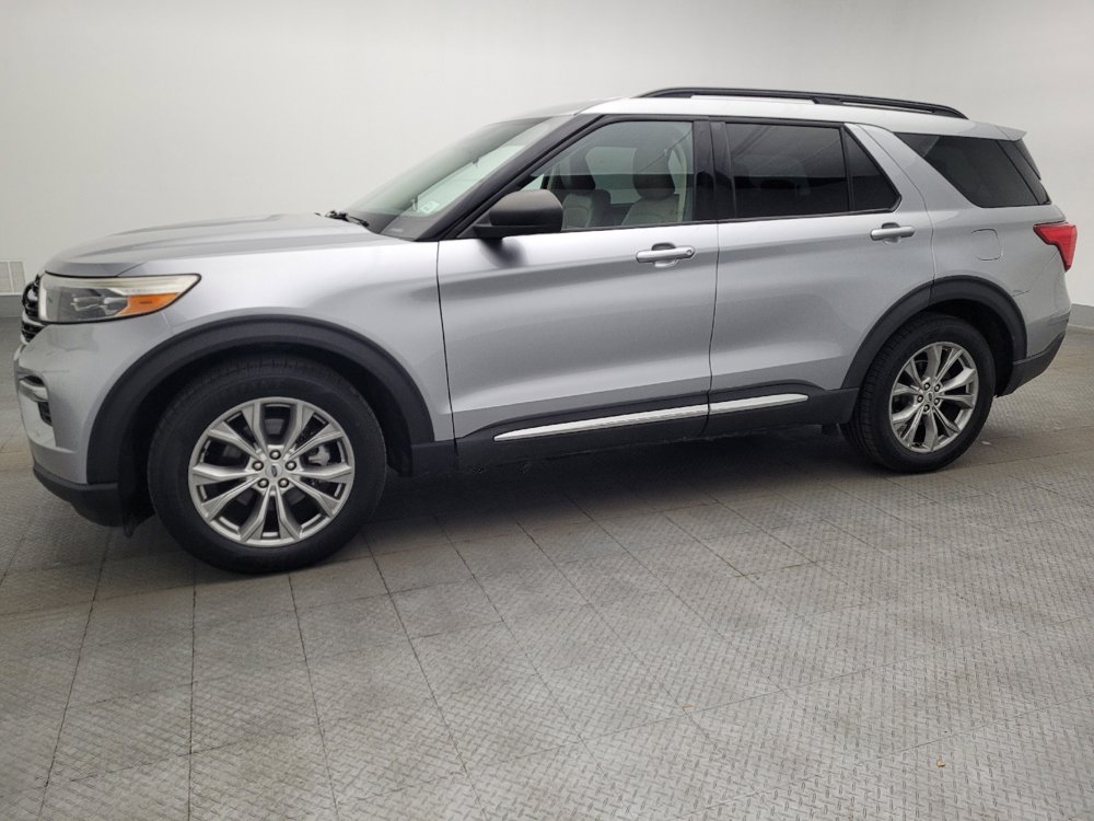 Used 2020 Ford Explorer XLT w/ Equipment Group 202A RWD image 2
