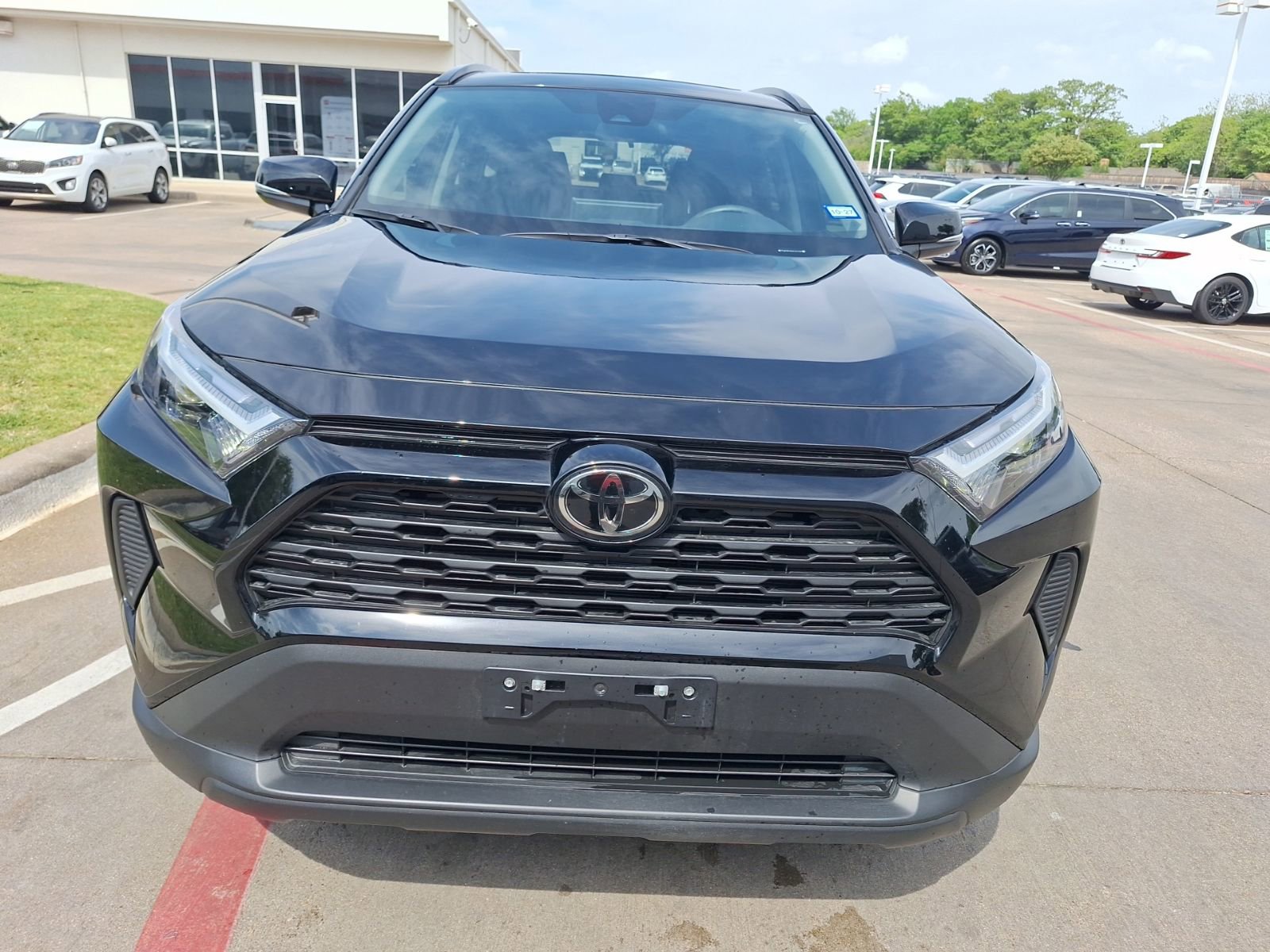 Used 2025 Toyota RAV4 XLE w/ Convenience Package image 9