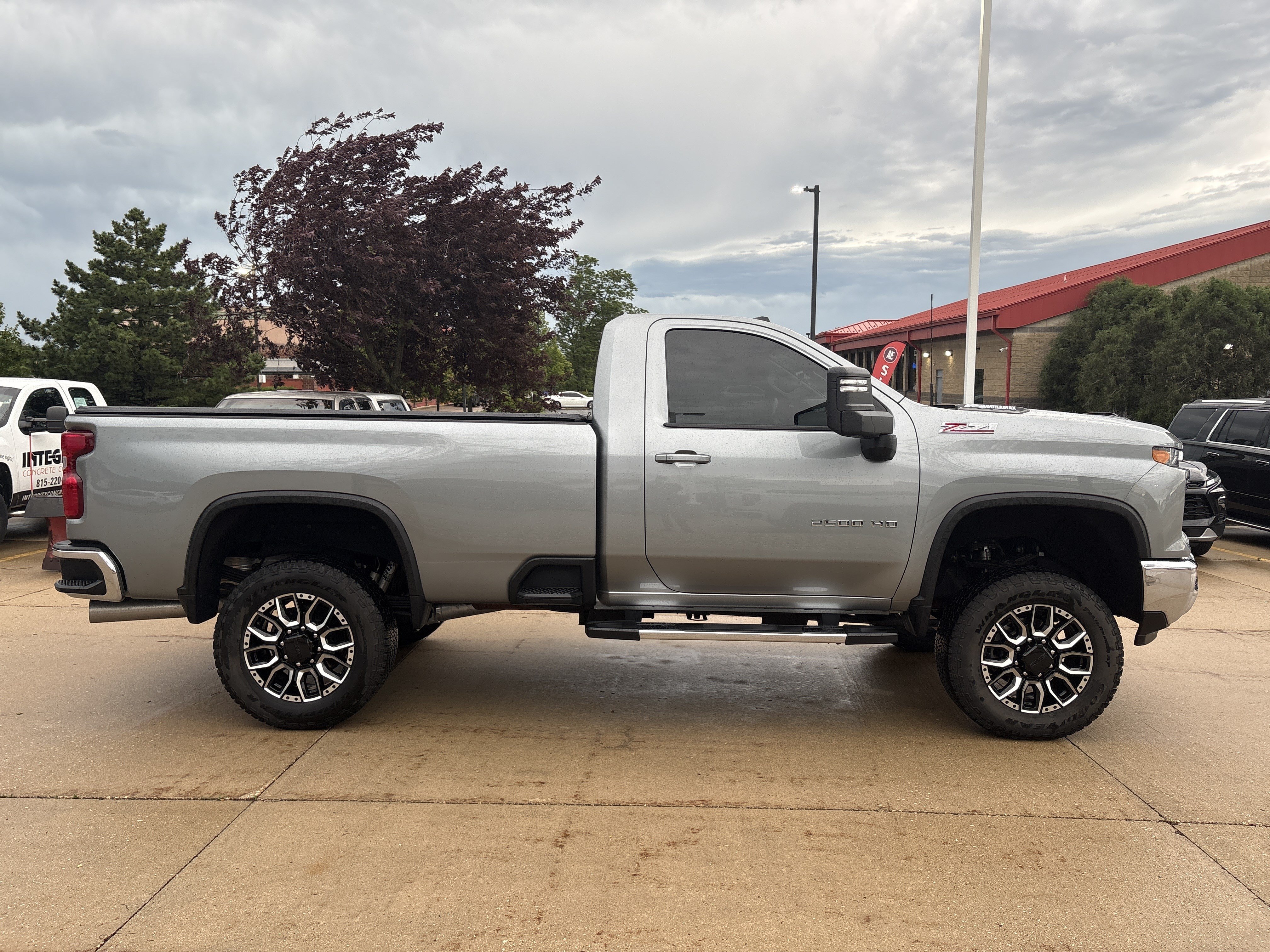 Used 2024 Chevrolet Silverado 2500 LT w/ Convenience Package AWD/4WD image 8