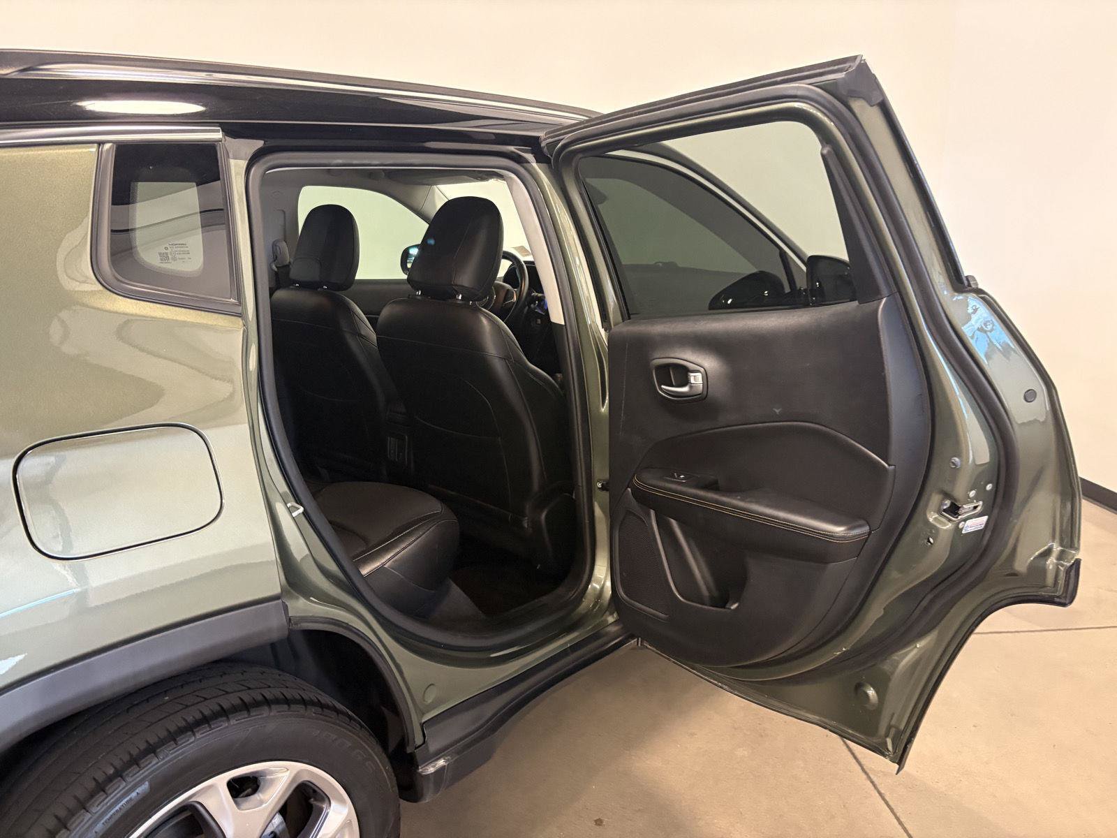 Used 2020 Jeep Compass Limited w/ Safety & Security Group AWD/4WD image 37