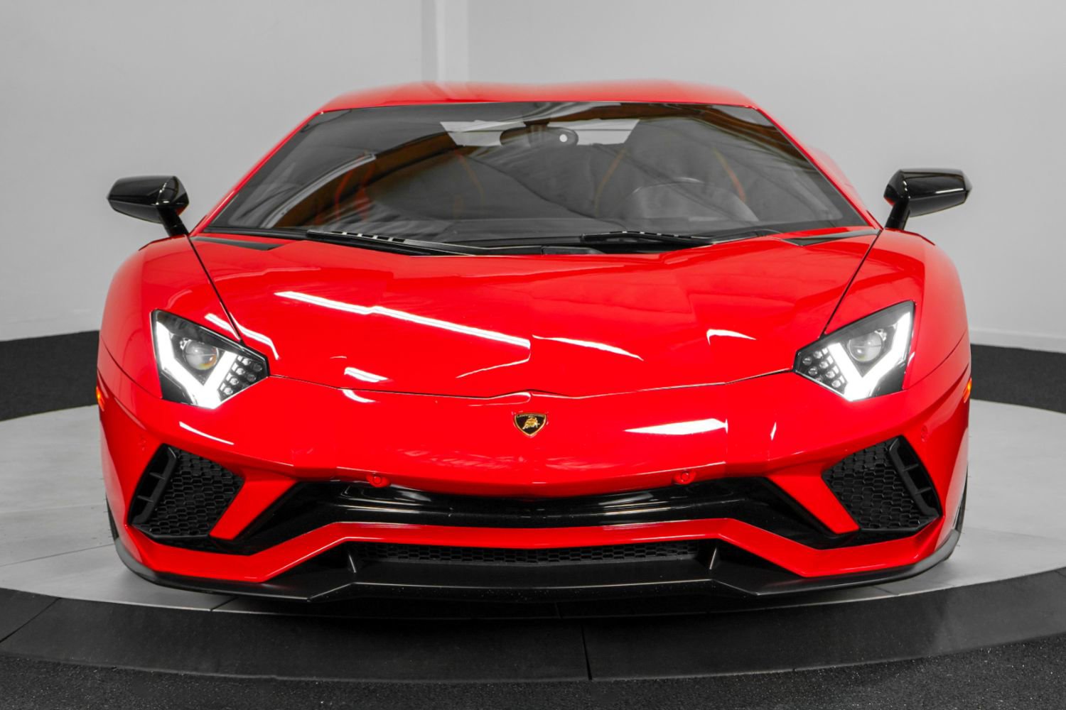 Used 2018 Lamborghini Aventador S image 10