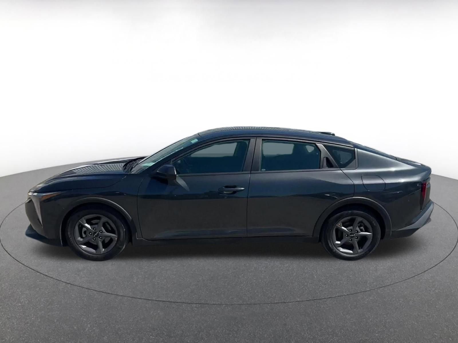 Used 2025 Kia K4 LXS image 9