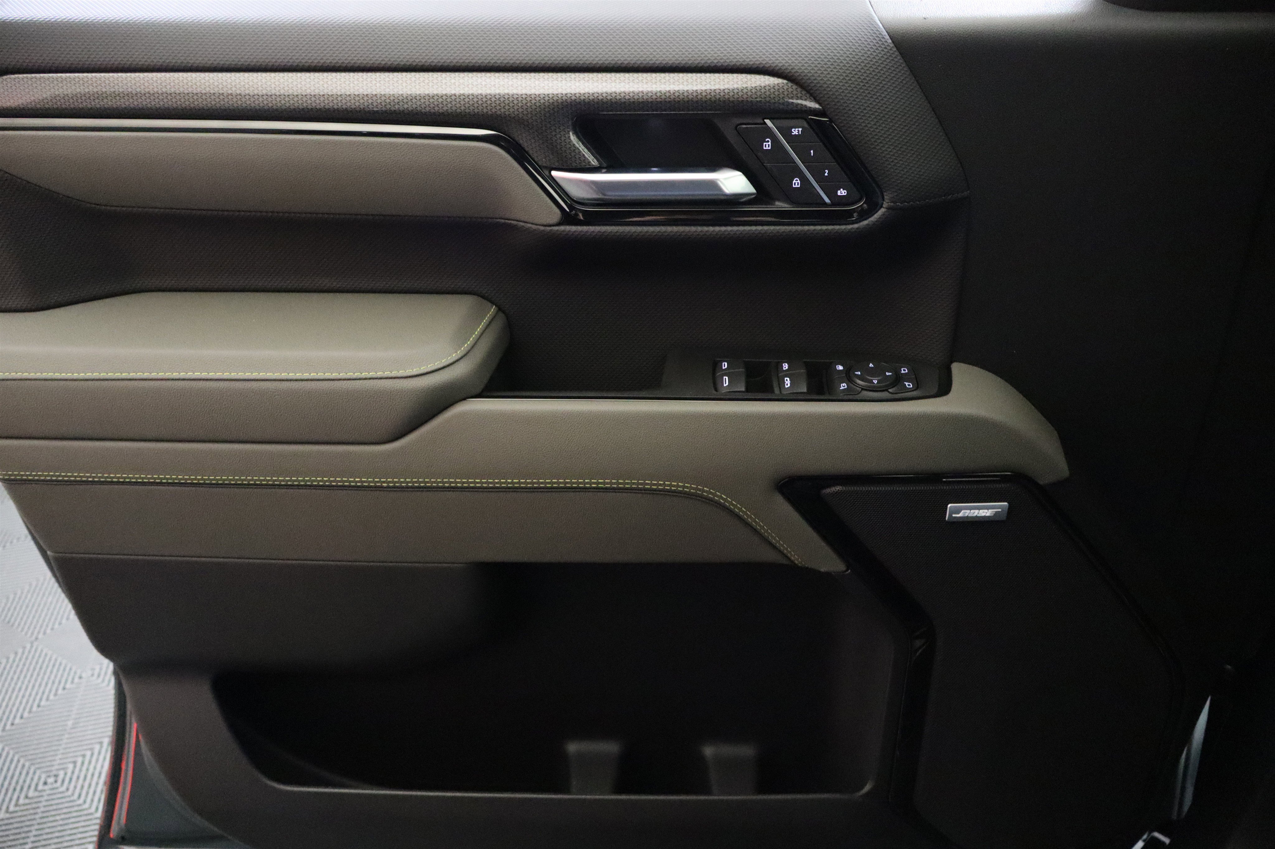 New 2026 Chevrolet Silverado 1500 ZR2 w/ Dark Appearance Package image 33