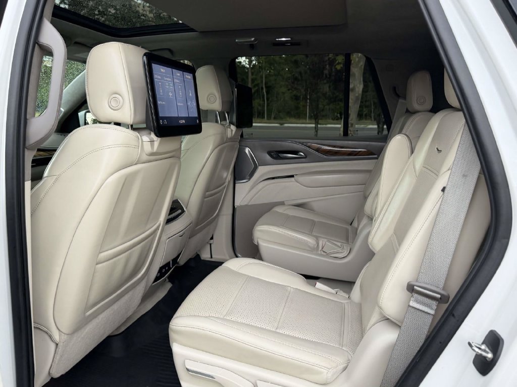 Used 2021 Cadillac Escalade Sport Platinum AWD/4WD image 13