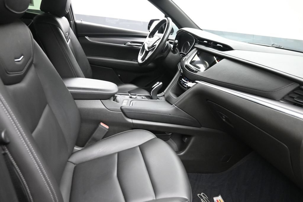 Used 2023 Cadillac XT5 Luxury AWD/4WD image 9