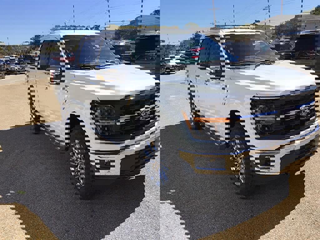 New 2025 Ford F150 XLT w/ Equipment Group 302A MID image 10