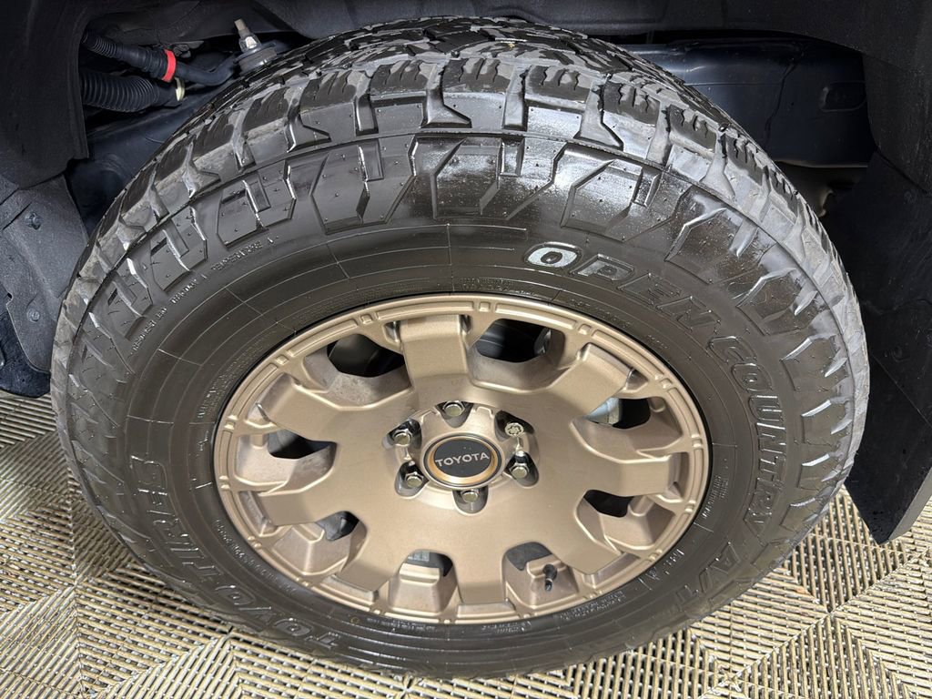 Used 2025 Toyota 4Runner Trailhunter AWD/4WD image 20