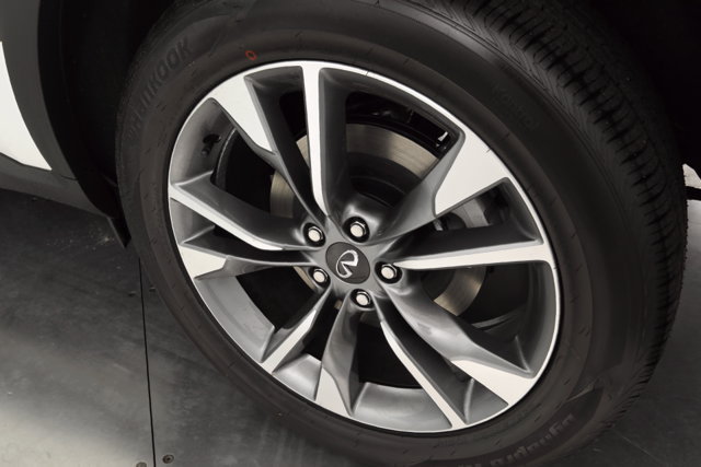 Used 2025 INFINITI QX60 Luxe AWD/4WD image 9