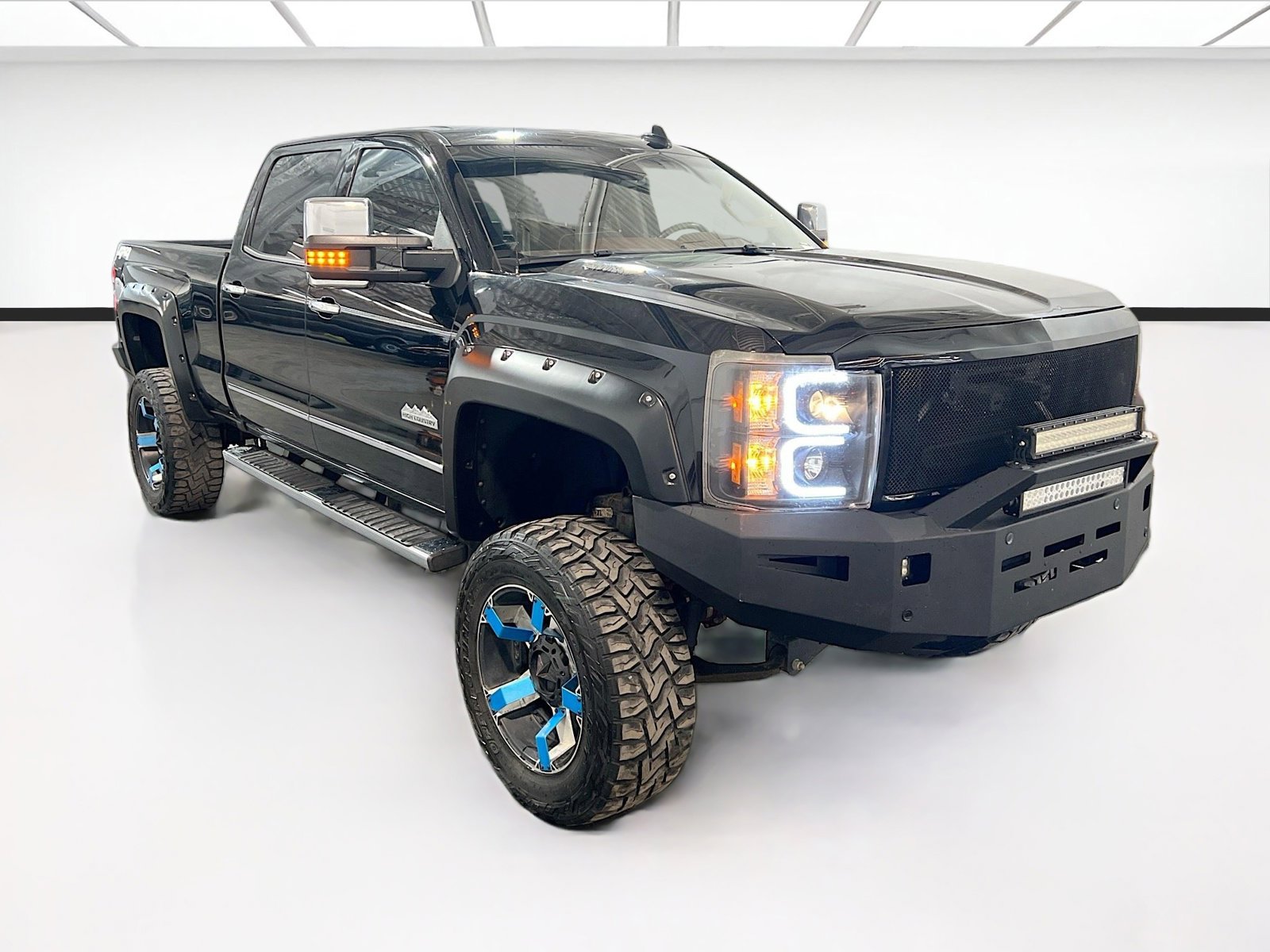 Used 2016 Chevrolet Silverado 2500 High Country w/ Duramax Plus Package AWD/4WD image 3