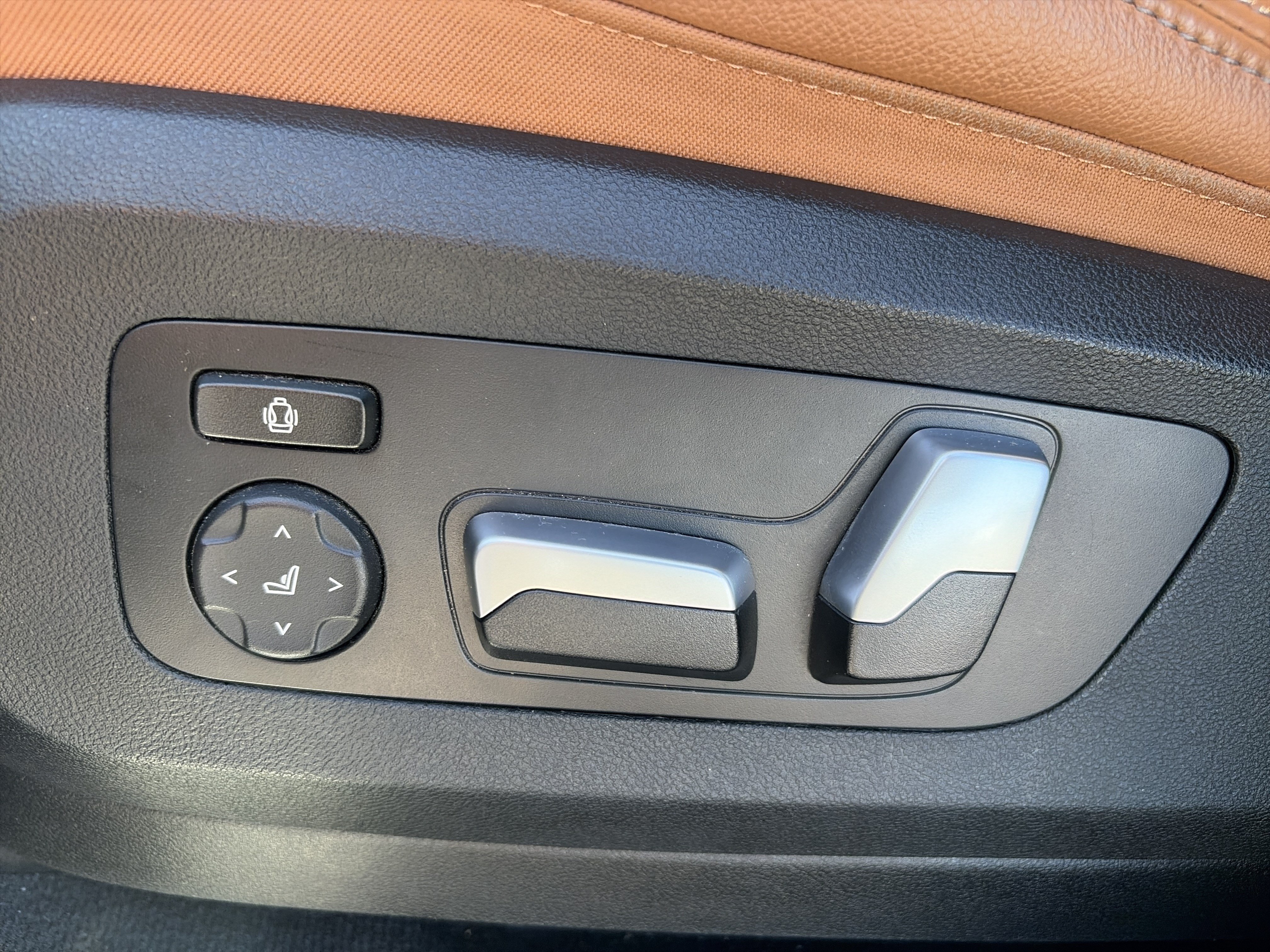 Used 2022 BMW X7 xDrive40i w/ Premium Package AWD/4WD image 19