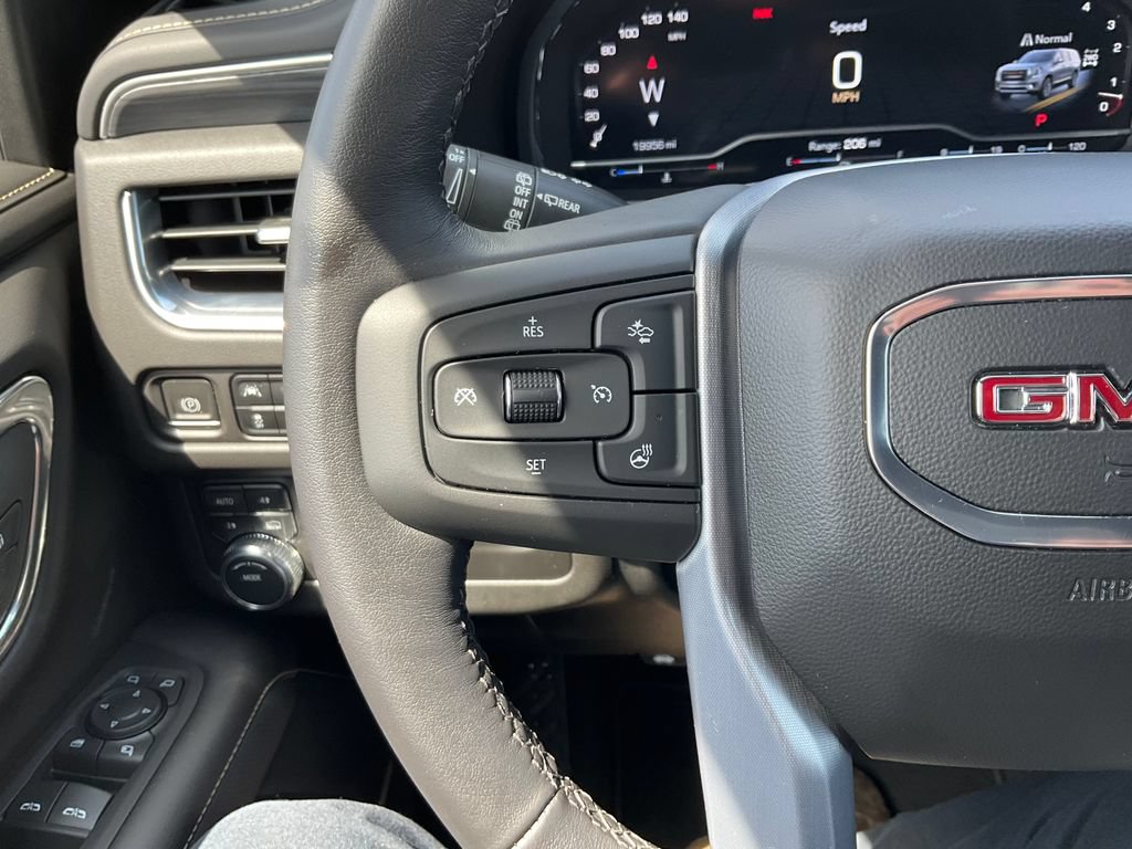 Used 2022 GMC Yukon SLT w/ SLT Premium Package AWD/4WD image 5