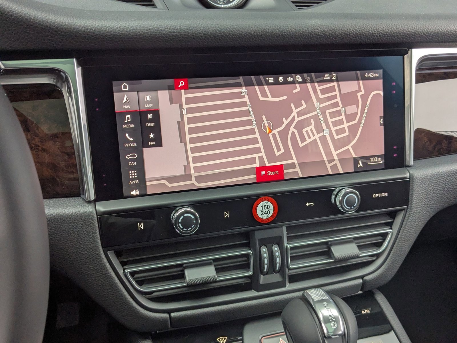 Used 2025 Porsche Macan image 20