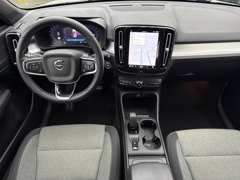 Used 2023 Volvo XC40 B5 Core AWD/4WD image 19