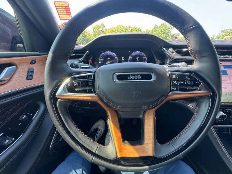 Used 2023 Jeep Grand Cherokee L Summit AWD/4WD image 15