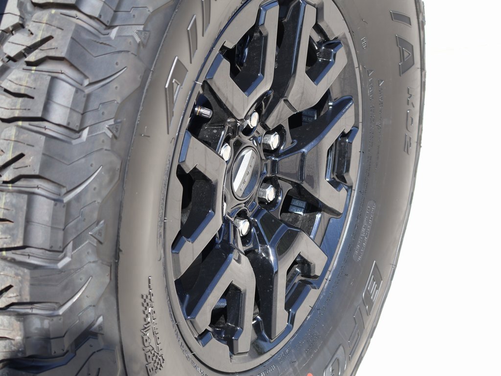New 2025 Ford Bronco Raptor image 39